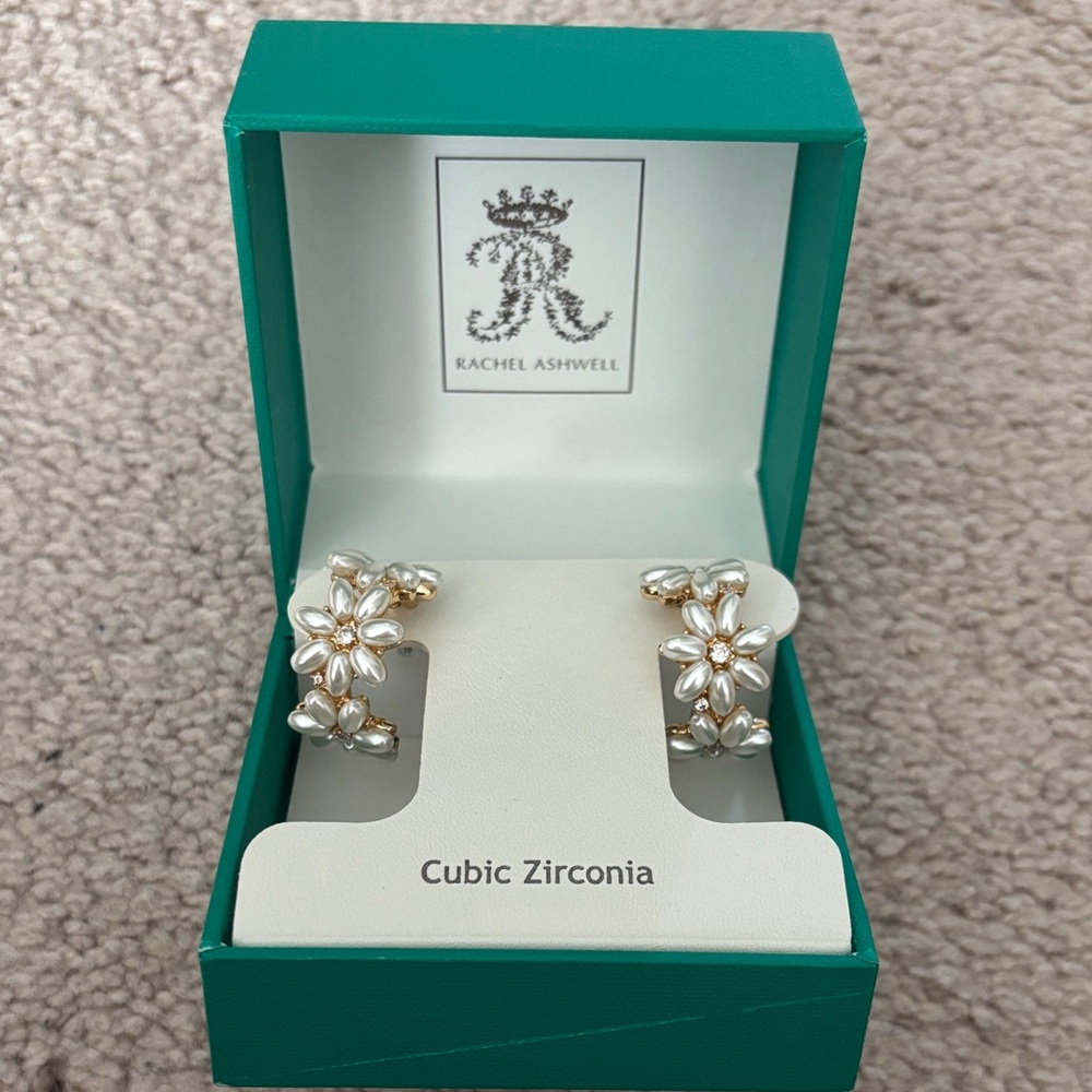 Rachel Ashwell Gold and White Floral Earrings